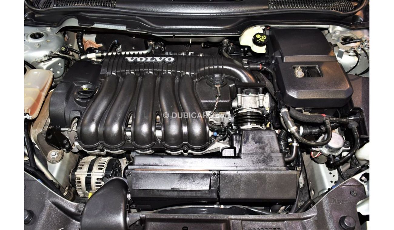 Volvo C30 VERY LOW MILEAGE ONLY 78,000 KM! ( FULL SERVICE HISTORY ) Volvo C30 R-Design 2009 Model!! in Silver 