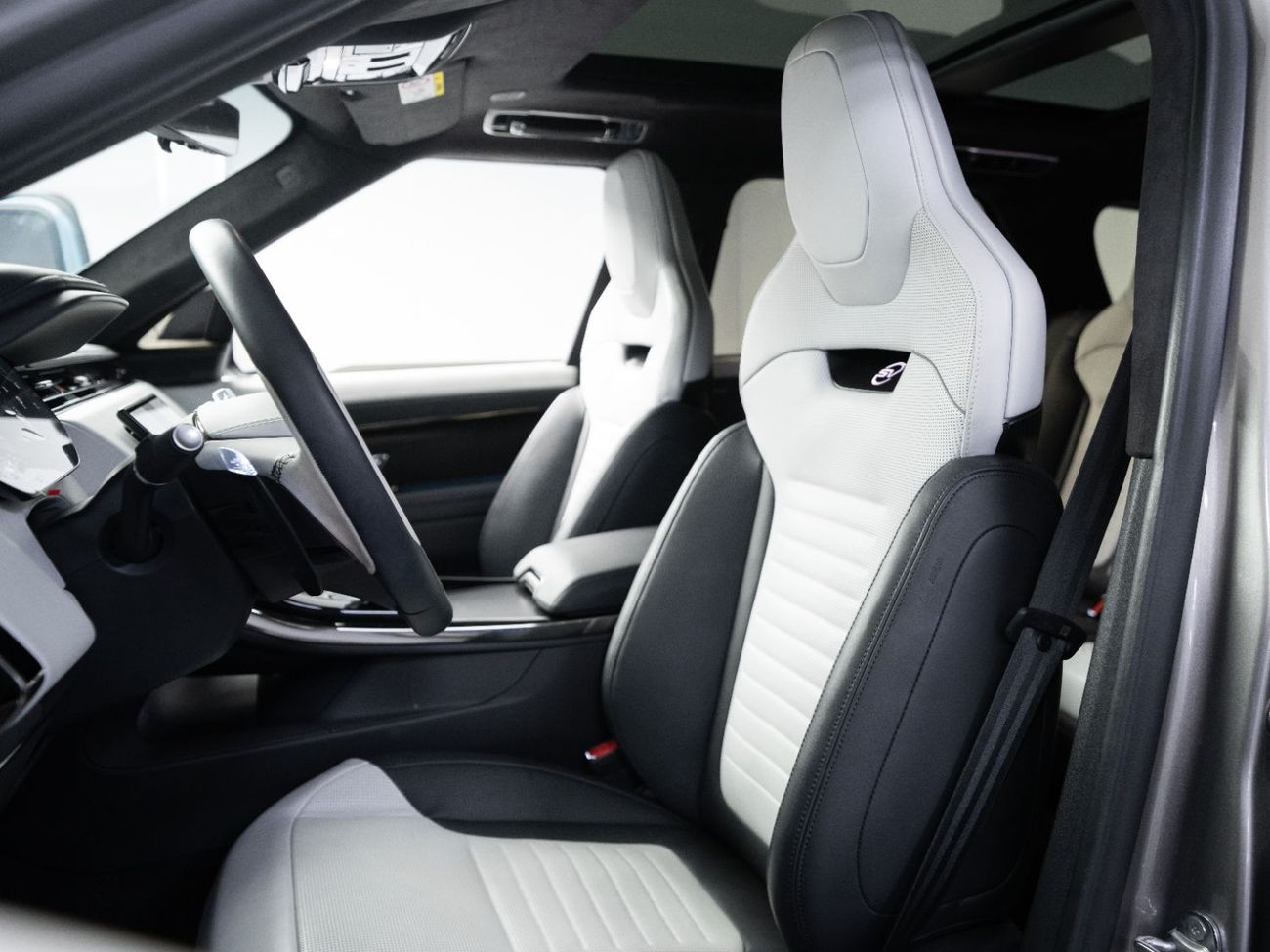 Land Rover Range Rover Sport SV EDITION ONE BUY NOW, PAY 2027 | THE BLACKLINE STANDARD | Al Tayer Warranty + Service Contract, Full Carbon, GCC
