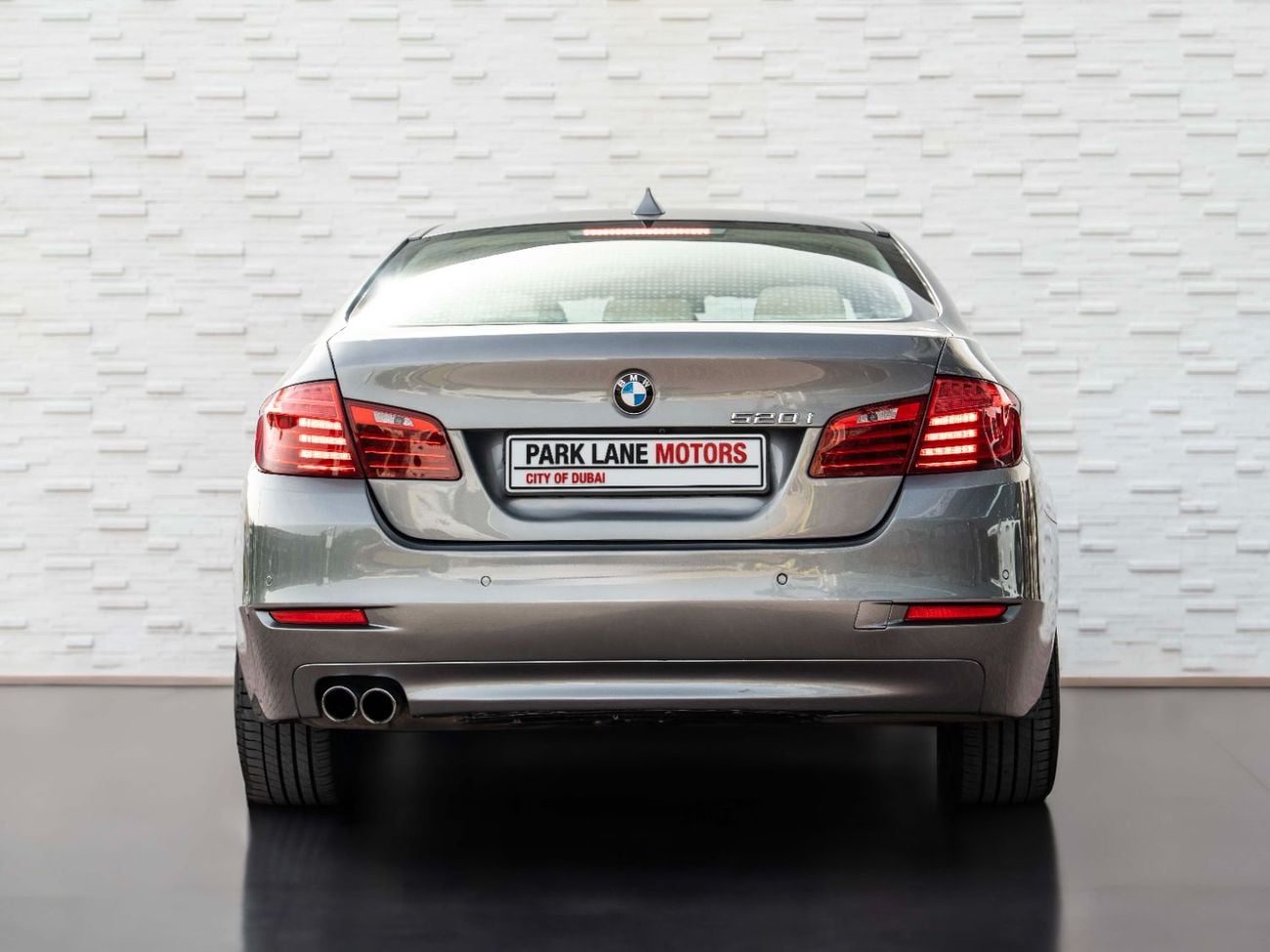 بي أم دبليو 520i Exclusive 1.6L