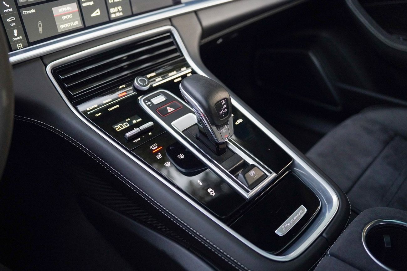 Porsche Panamera GTS 4.0L (455 HP)