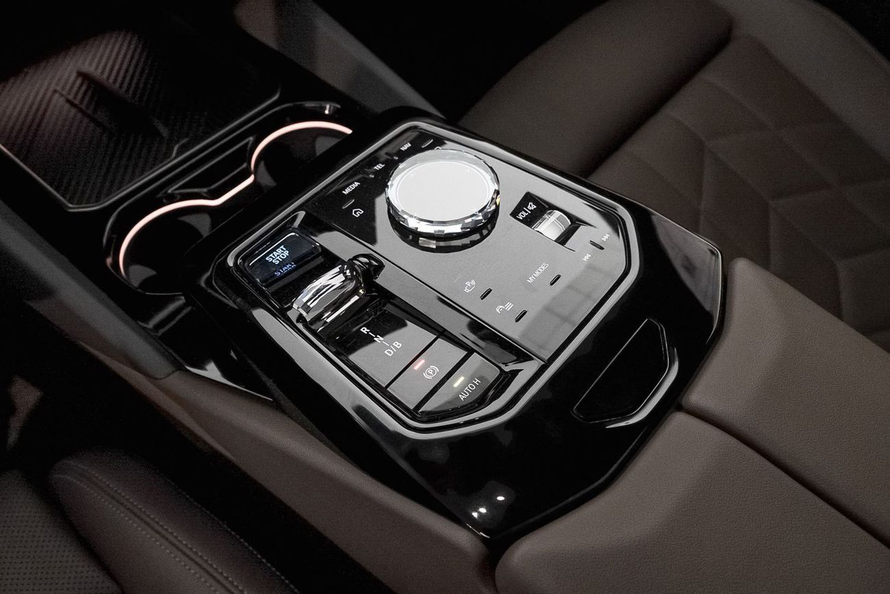 بي أم دبليو i5 M-Sport