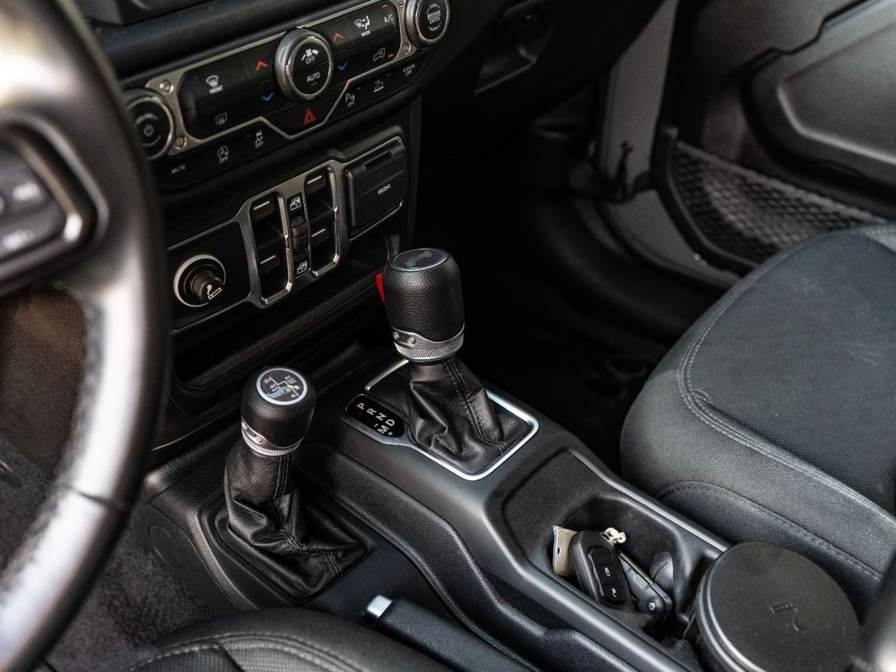 جيب رانجلر Sport 3.6L A/T (5 Seater)