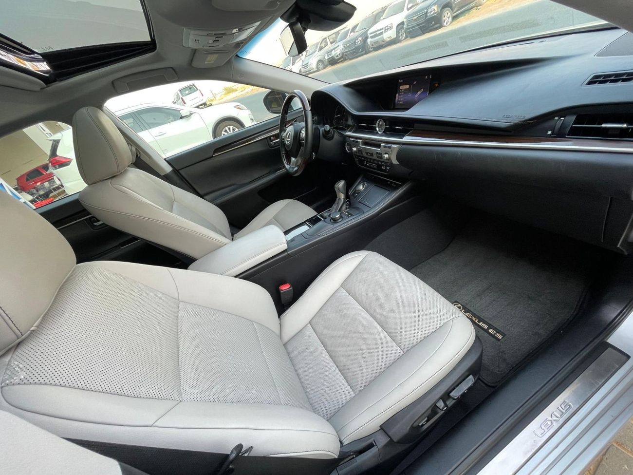 Lexus ES350 Platinum ES350 / 3.5L 6V / Full Option / New Shape