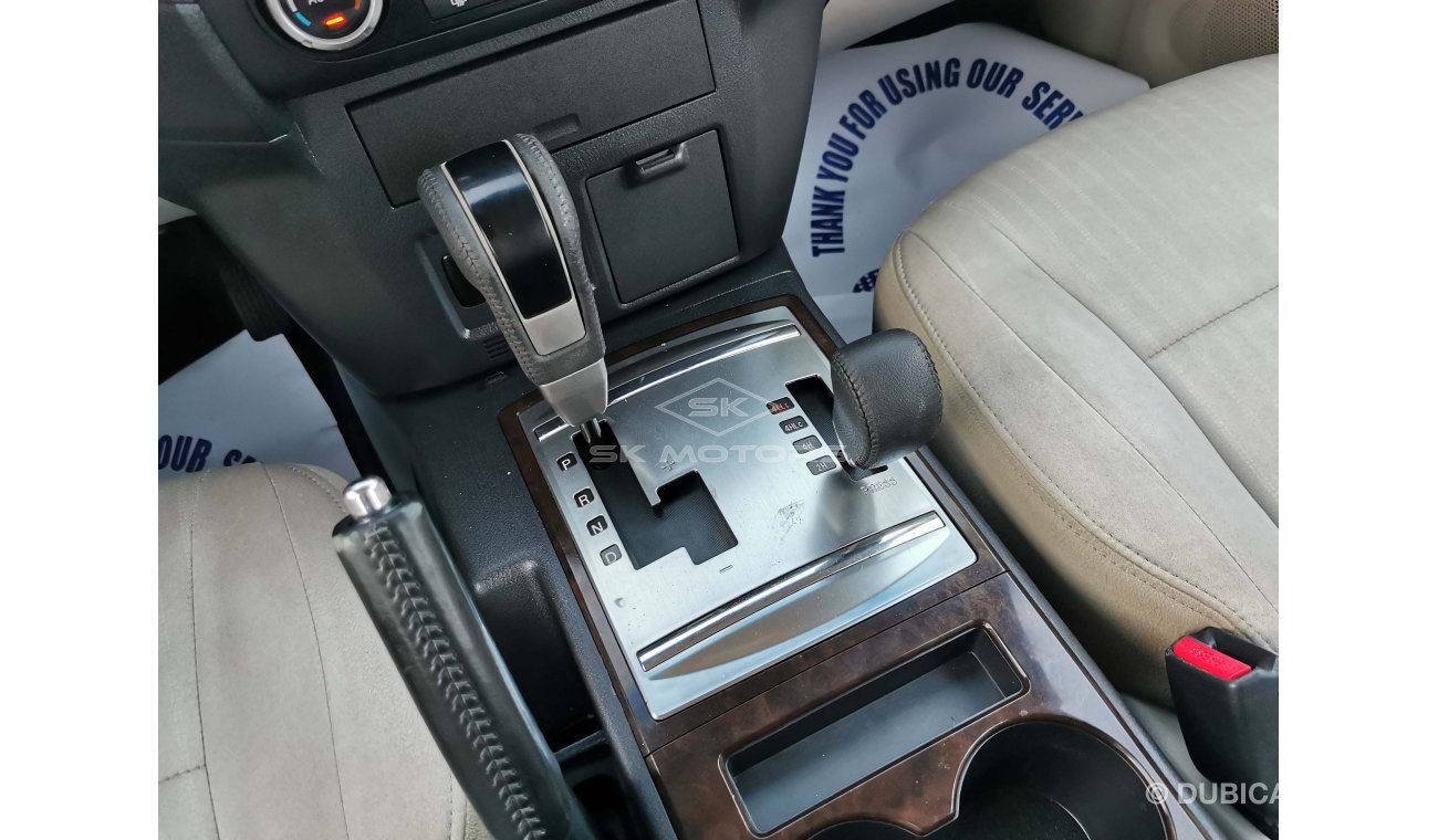 Mitsubishi Pajero 3.5L, 16" Rims, Rear Parking Sensor, Front and Rear A/C, Fabric Seats, DVD, 4WD, AUX-USB (LOT # 863)