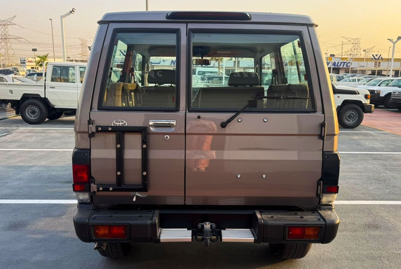 تويوتا لاند كروزر 70 LC71 LX