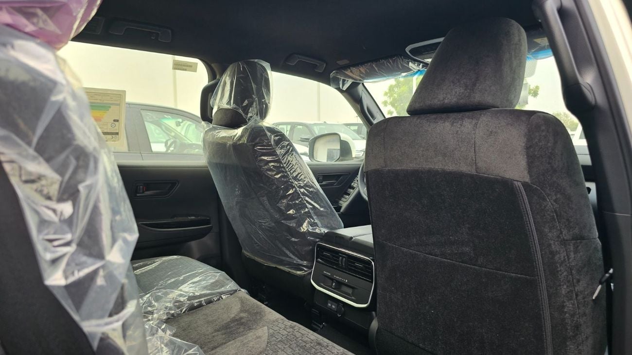 تويوتا لاند كروزر GXR WHITE-BLACK ELECTRIC DRIVER SEATS