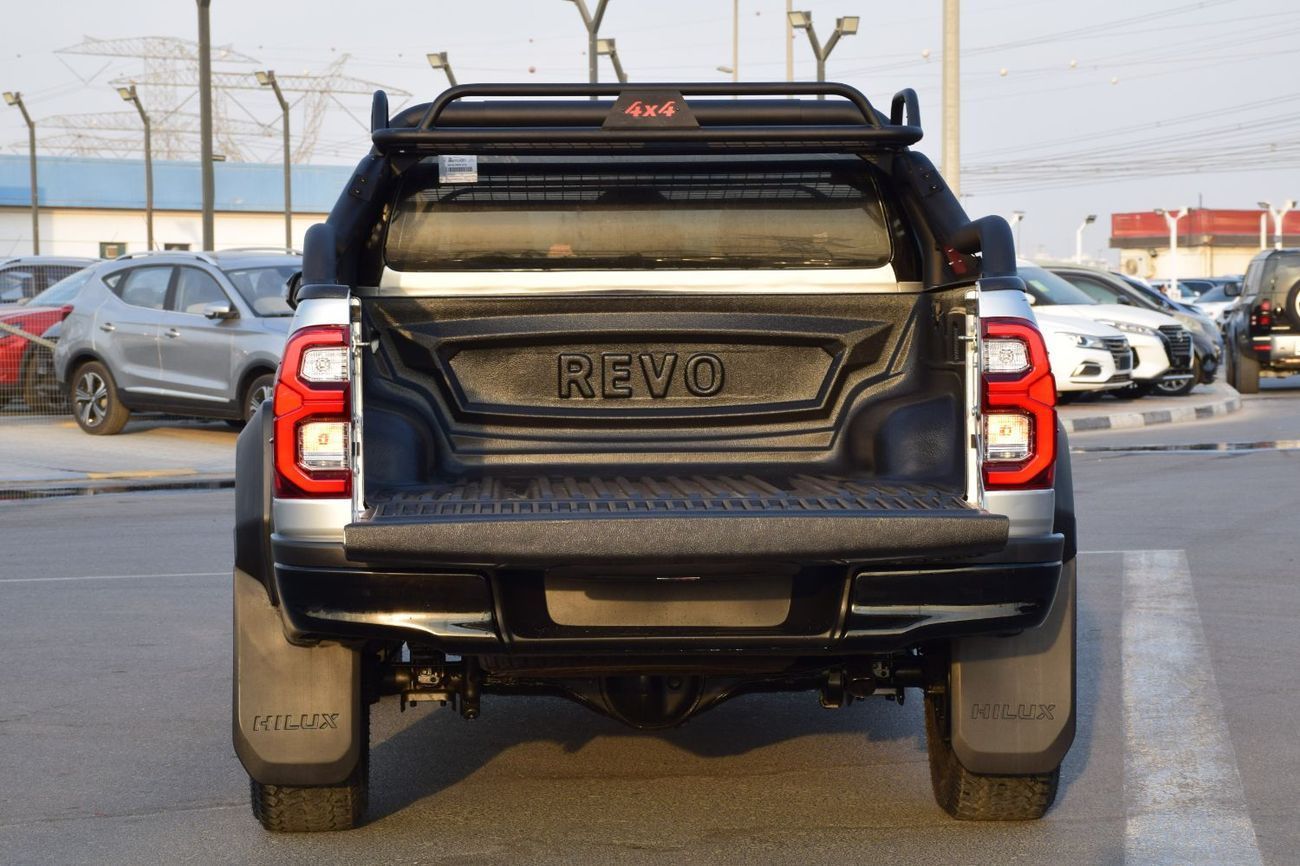 تويوتا هيلوكس 4x4 Diesel 2.8L (Right Hand )