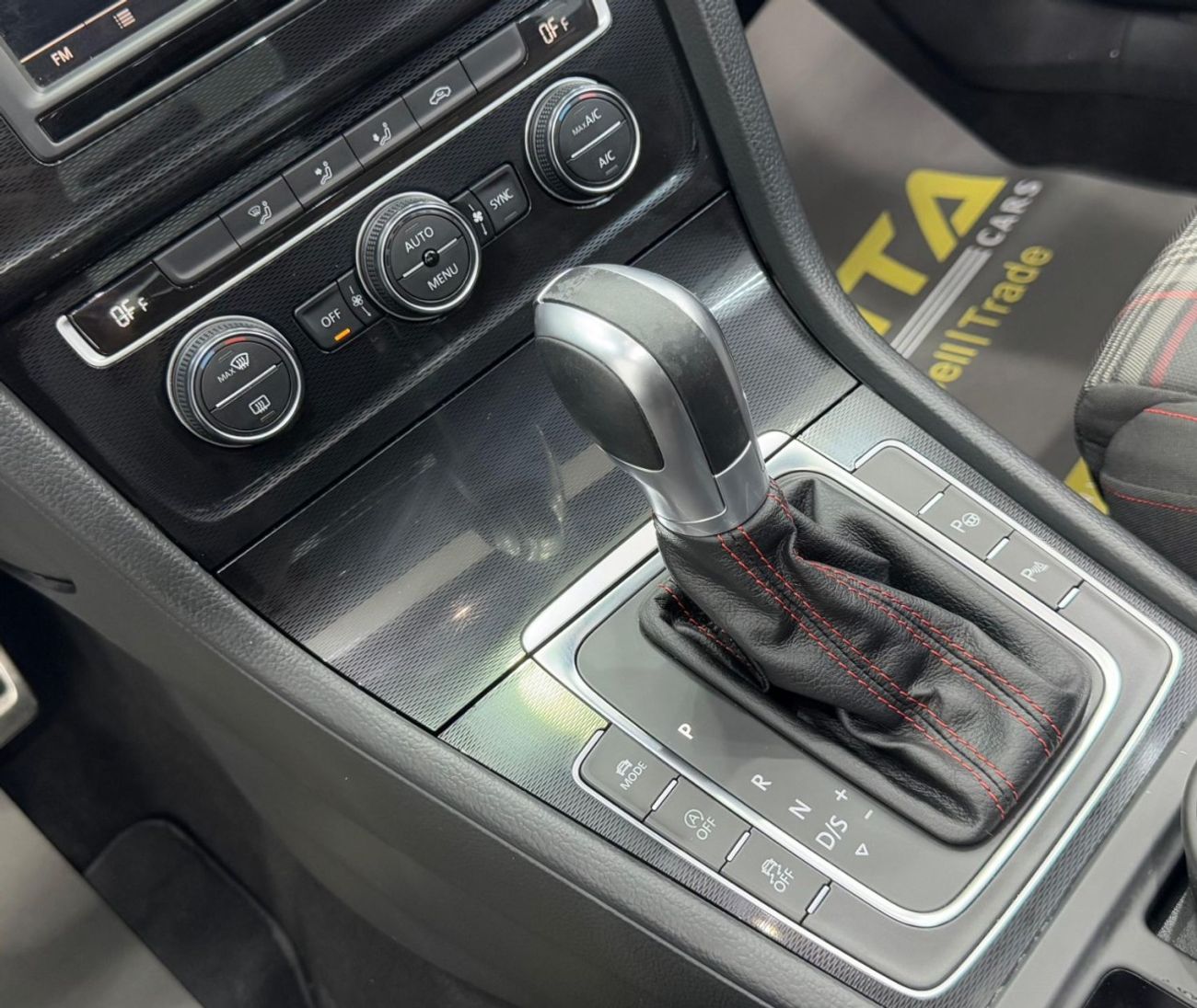 فولكس واجن جولف GTI 2016 Volkswagen Golf GTI, Service History, Excellent Condition, GCC