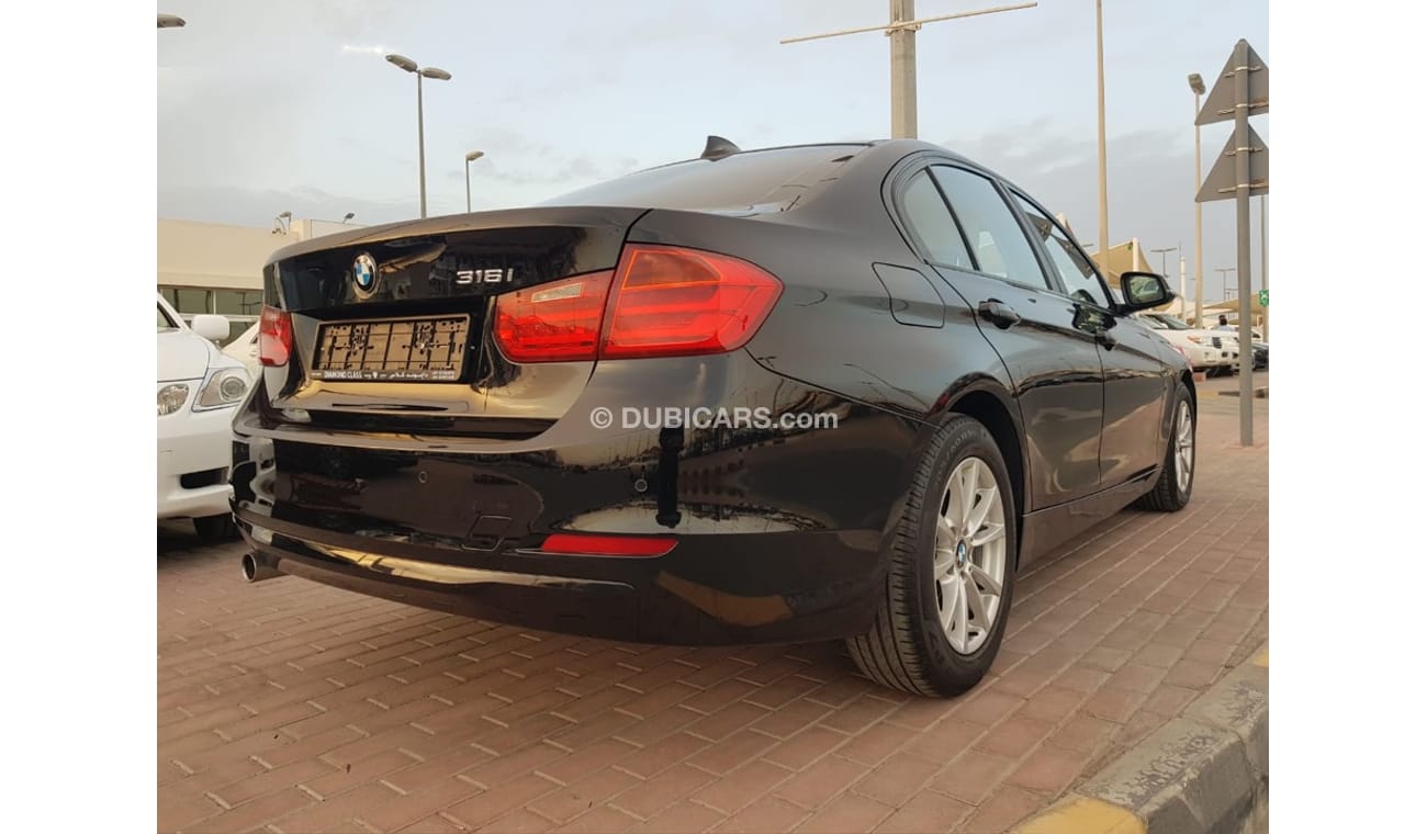 بي أم دبليو 316i بي ام دبليو موديل 2015 خليجي السياره حاله وكاله من الداخل والخارج فل اوبشن الموتر معاه مفتاحين