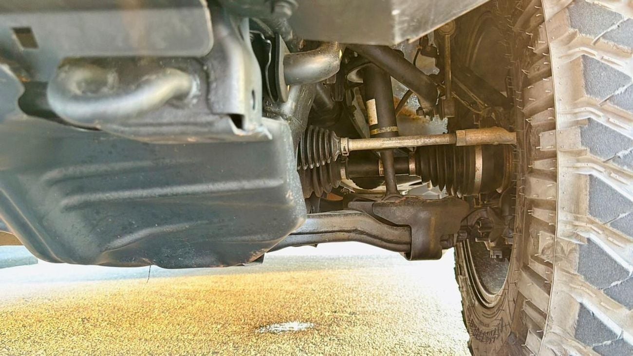 تويوتا هيلوكس OFF ROAD MODIFIED | BULL BAR WITH HEAVY FOCUSED LIGHTS | AUTOMATIC TRANSMISSION | REAR VIEW CAMERA |