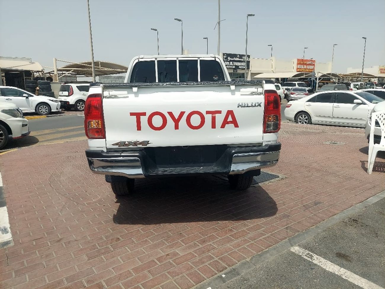 Toyota Hilux DC 2.4L 4WD DIESEL MANUAL TRANSMISSION