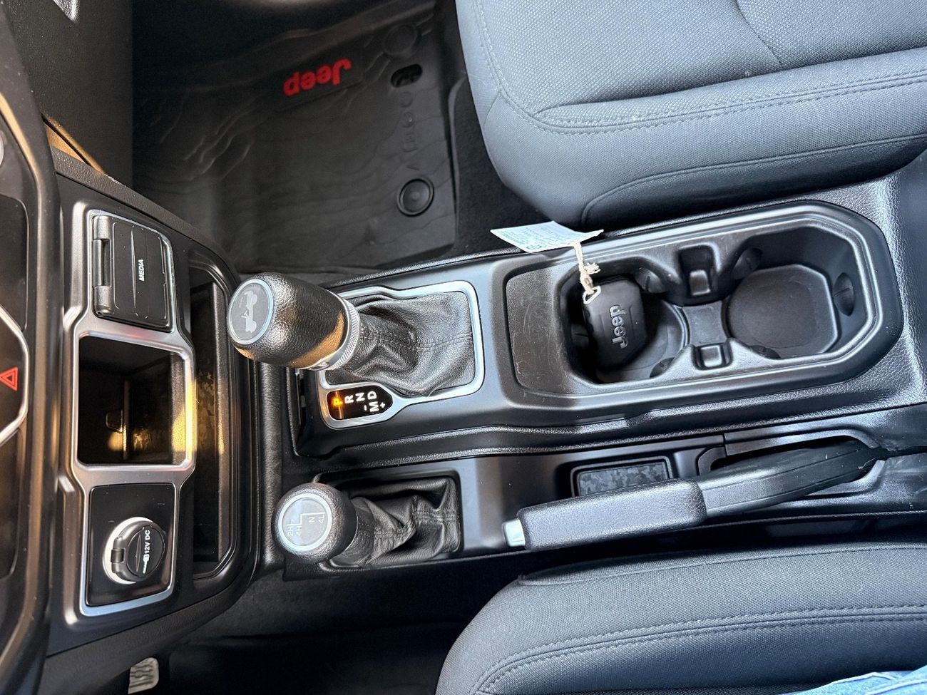 Jeep Wrangler Unlimited Willys 3.6L A/T