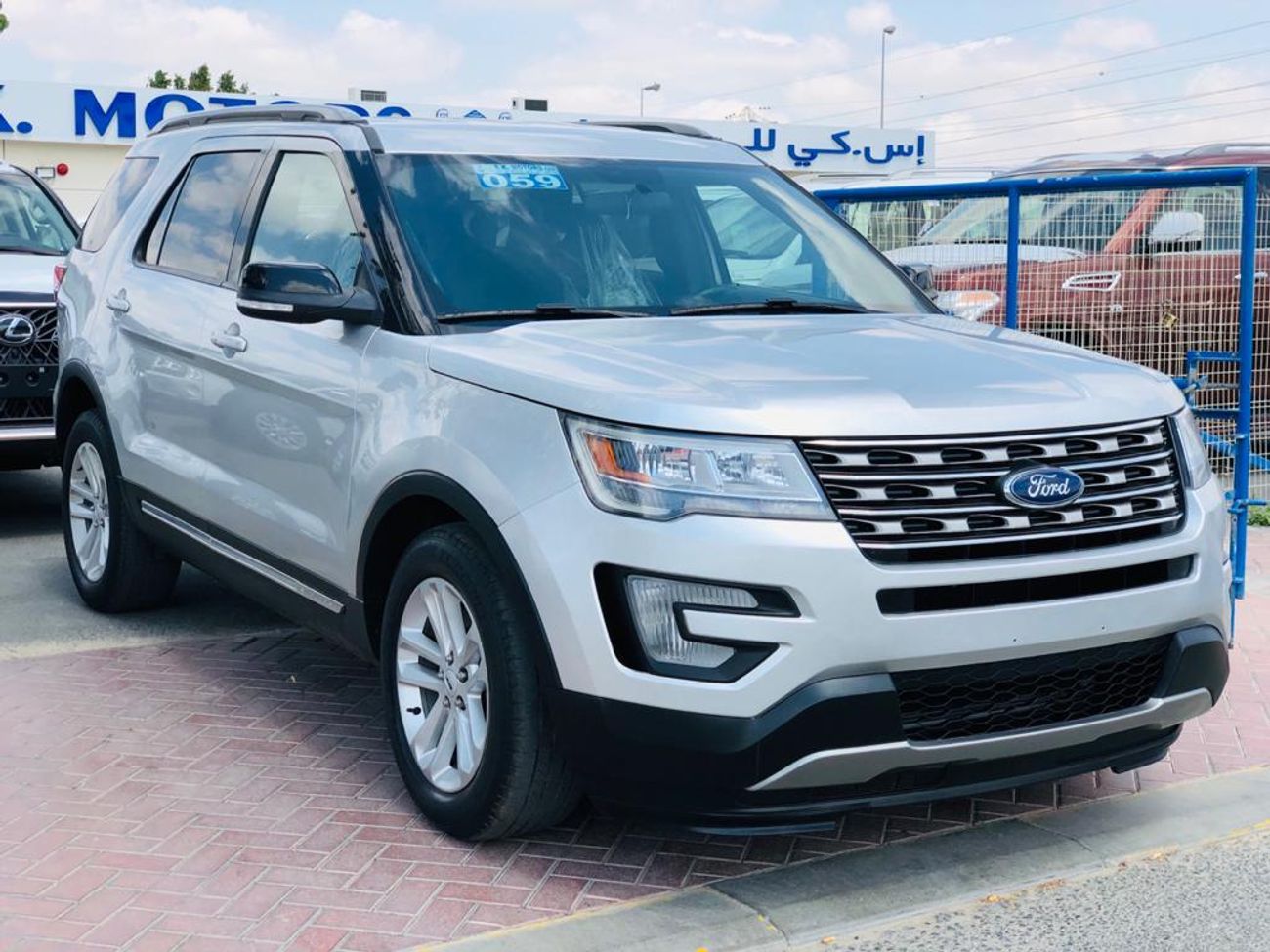 Ford Explorer XLT, 6 CYLINDERS, POWER SEATS, PUSH START, REAR CAMERA, AMAZING CONDITION-LOT-604