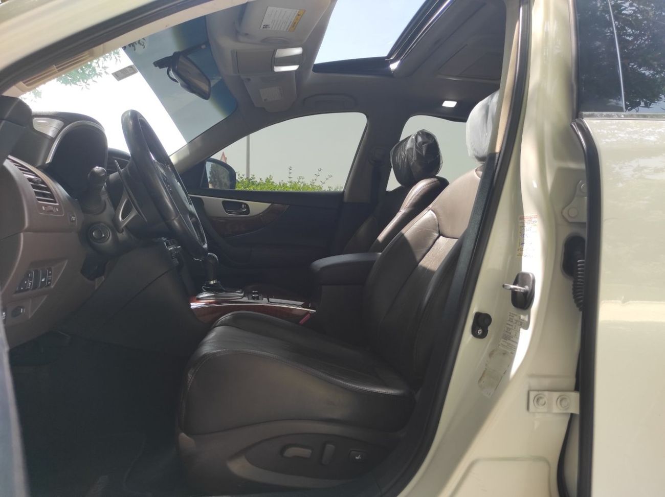 Infiniti Q70 Sports 3.7L Infinity Qx 70 2016 Gcc V6 5 Camera full options no1