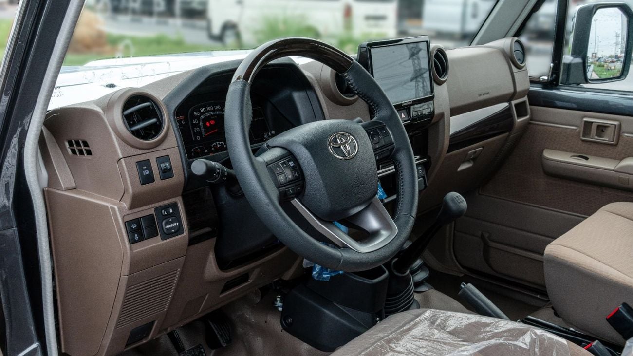 تويوتا لاند كروزر بيك آب 2026 Toyota Land Cruiser LC79 2.8L MT Diesel (Gray-Brown)