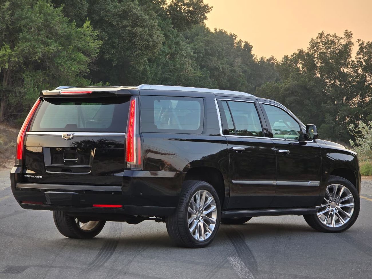 كاديلاك إسكالاد Premium Luxury 6.2L 4WD