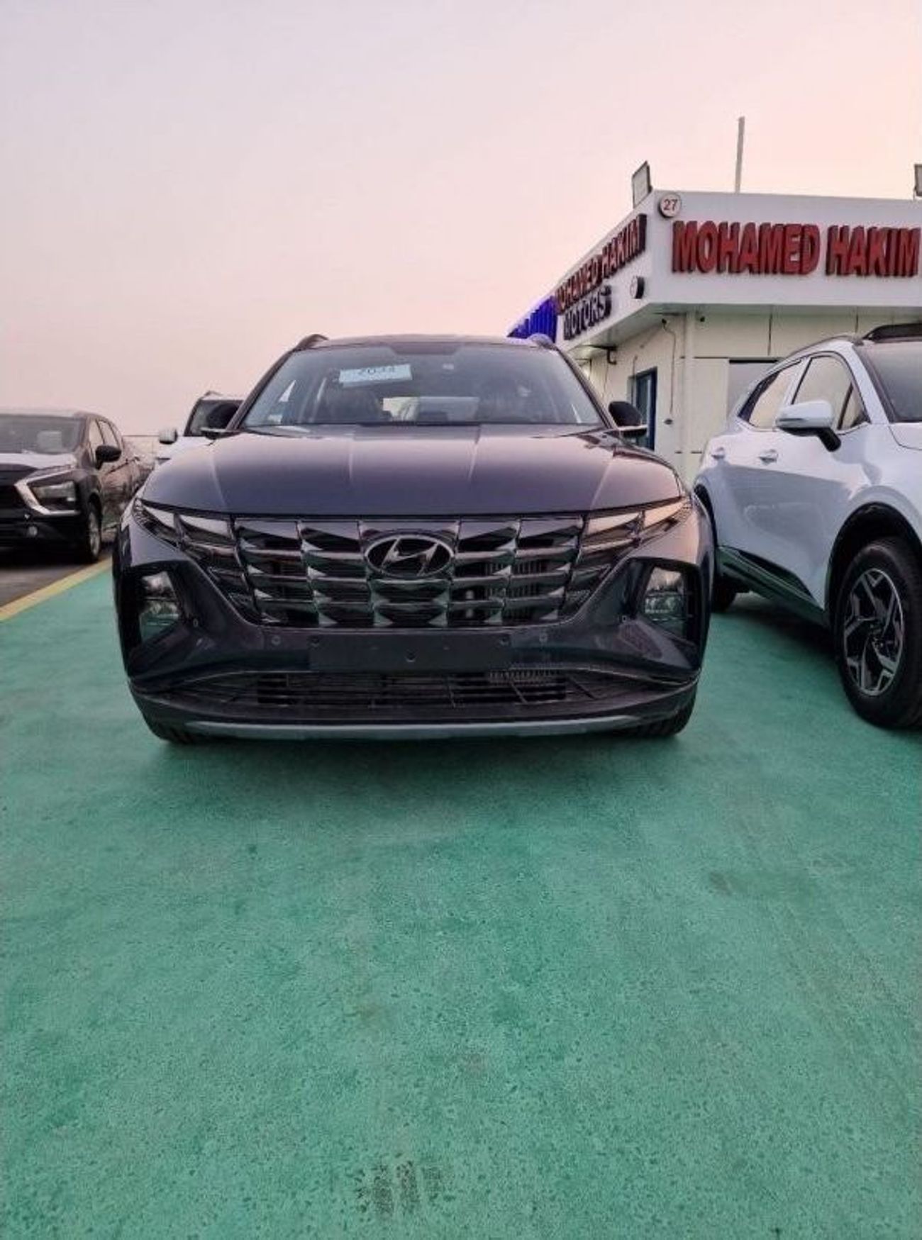 هيونداي توسون HYUNDAI TUCSON 1.6L FULL OPTION LEATHER SEATS, POWER SEATS, PANORAMIC SUNROOF, AUTO TRUNK , REAR CAM