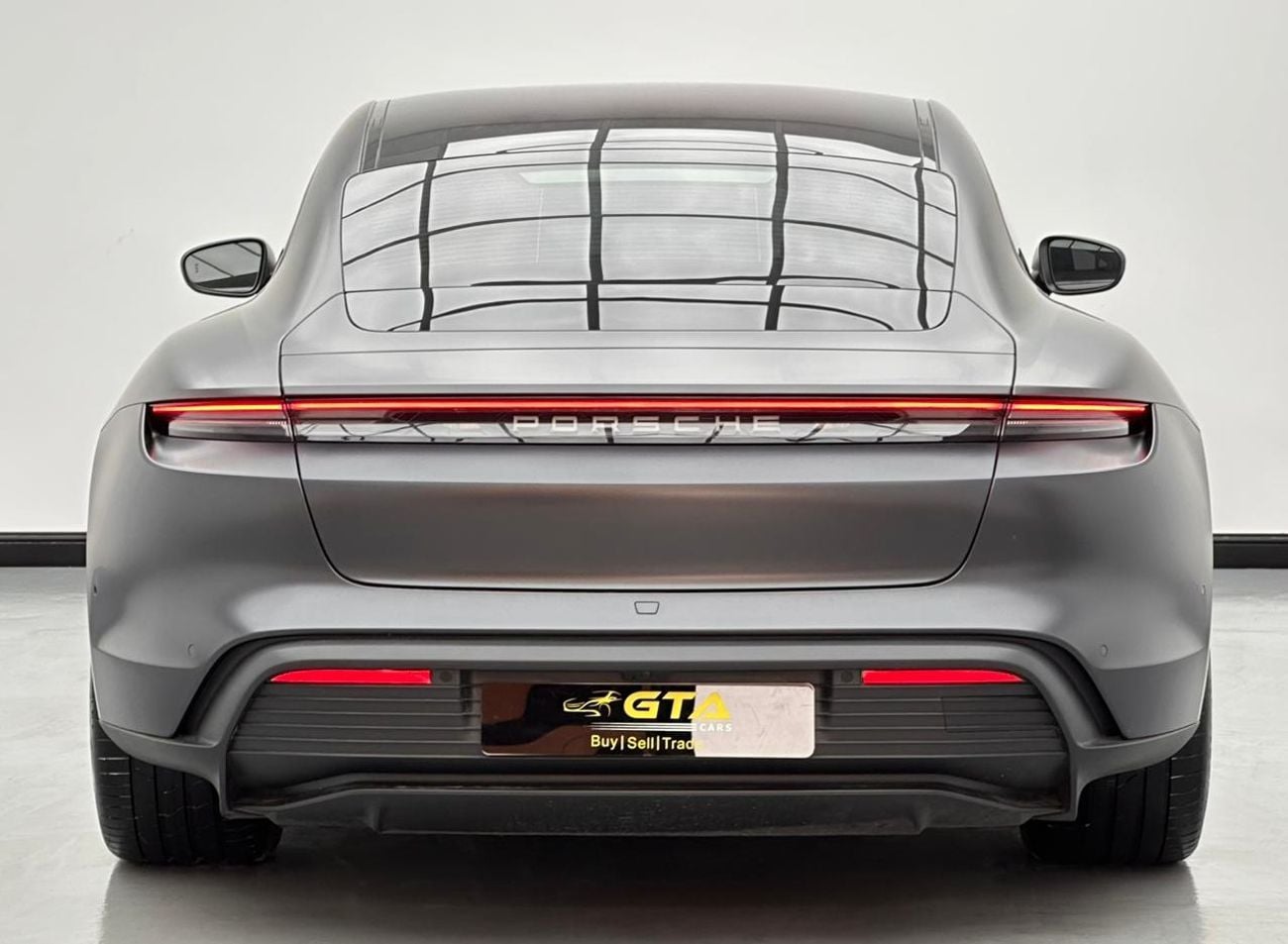 بورش تايكان 2025 Porsche Taycan, Jan/2027 Porsche Warranty, Excellent Condition, GCC