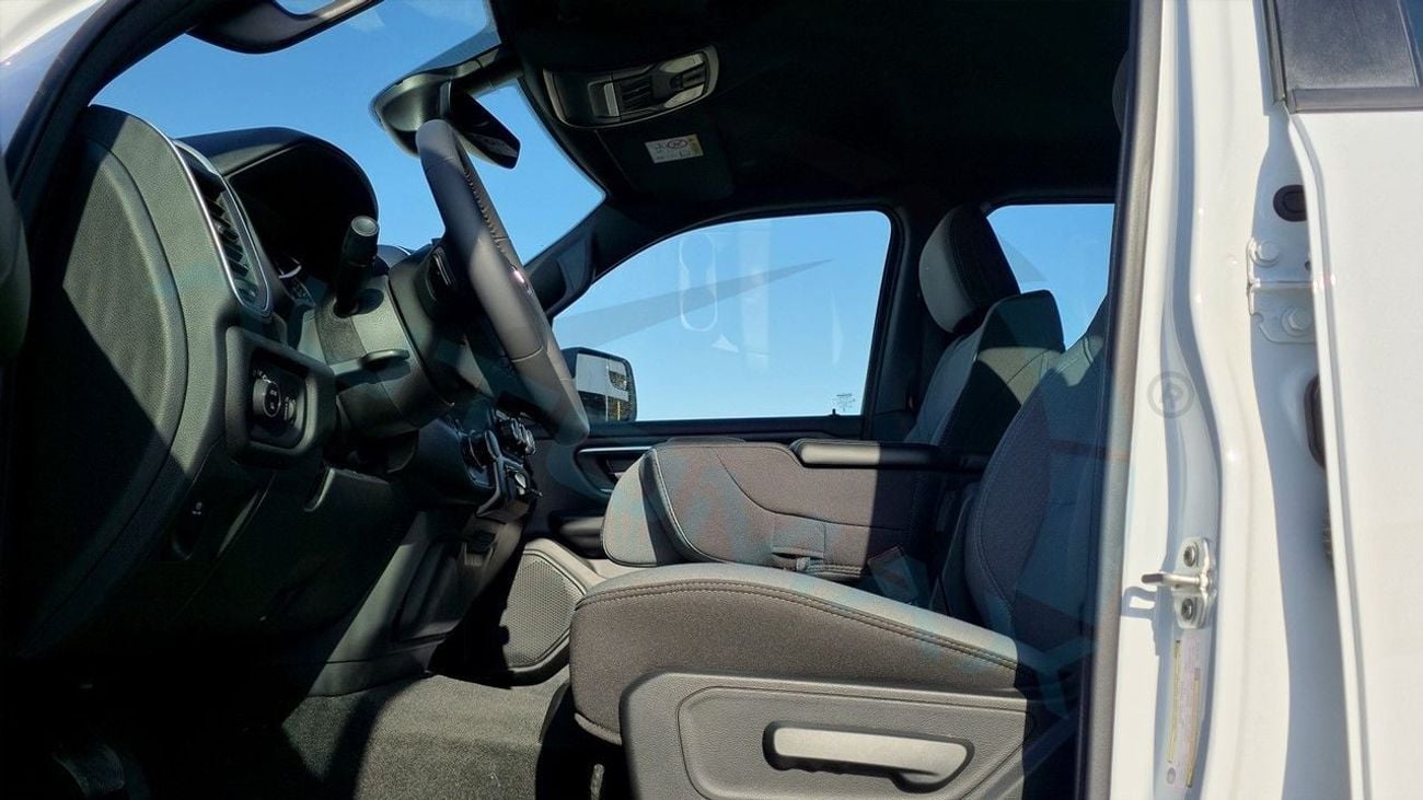 رام 1500 Bighorn eTorque 3.6L V6 4x4 GCC 0Km With 3 Years Or 100,000 Km Warranty