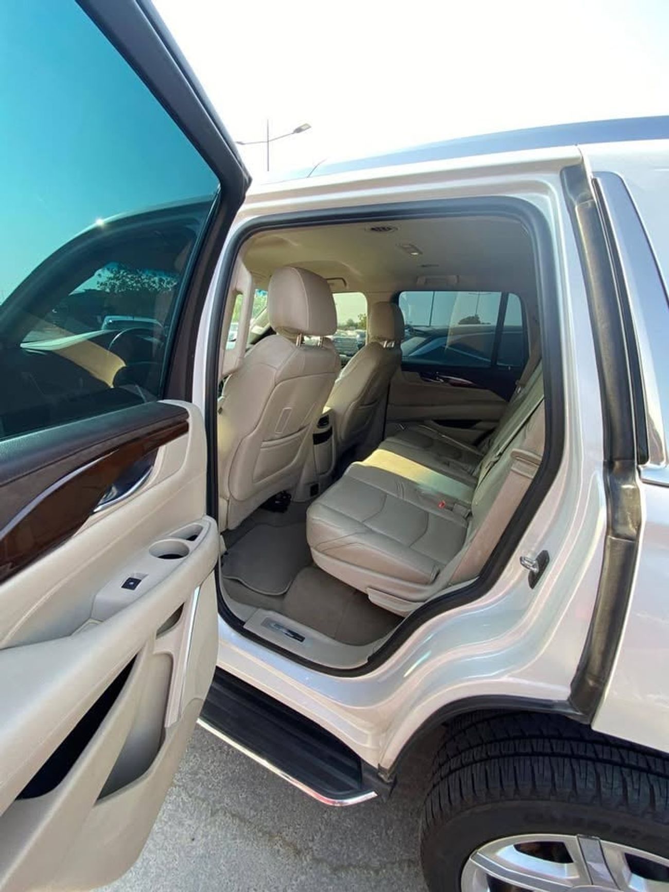 كاديلاك إسكالاد ESV 6.2L in excellent condition