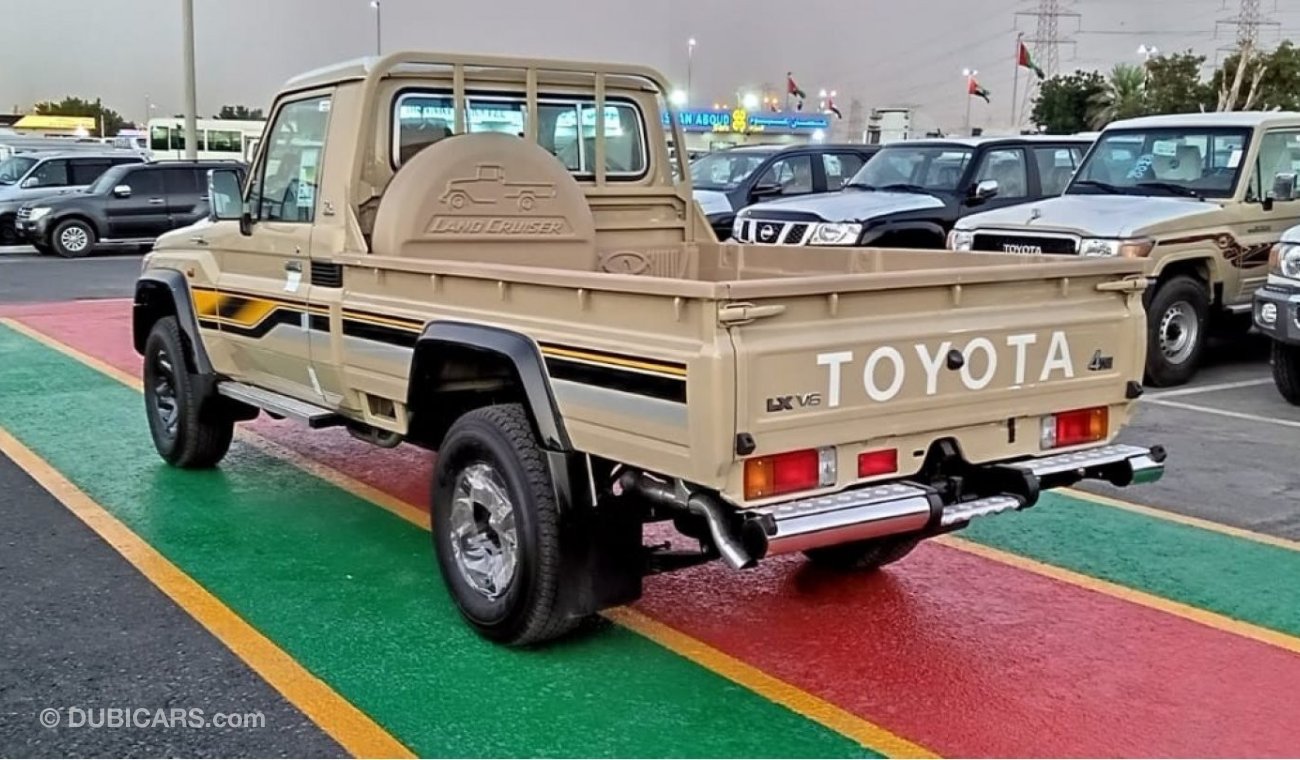 تويوتا لاند كروزر بيك آب TOYOTA LANDCRUISER PICKUP FULL OPTION  WITH BLACK FRONT BUMPER AND FINDERS