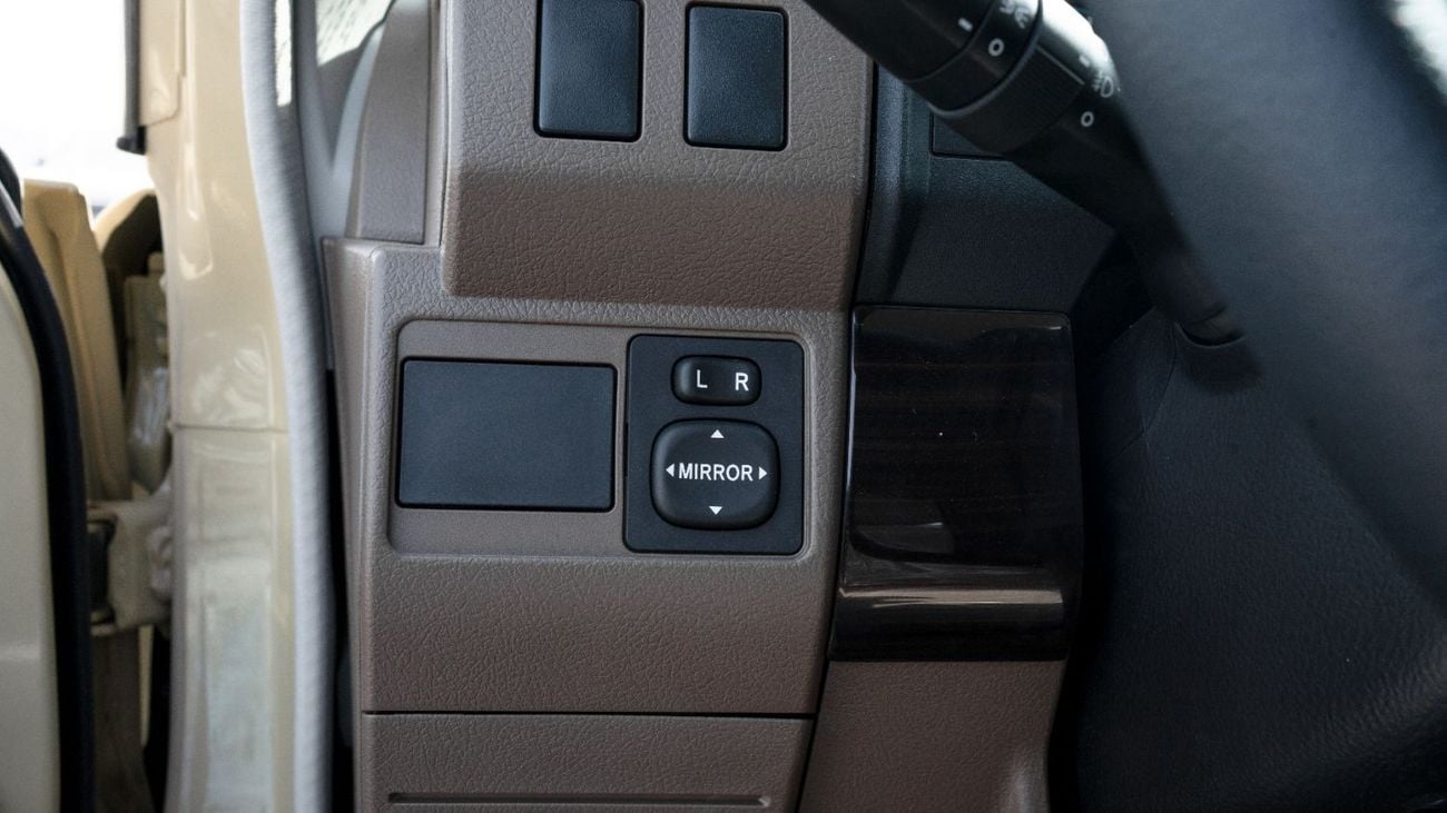 Toyota Land Cruiser Pick Up 2025 Toyota LC79 SC 4.0L Petrol MT