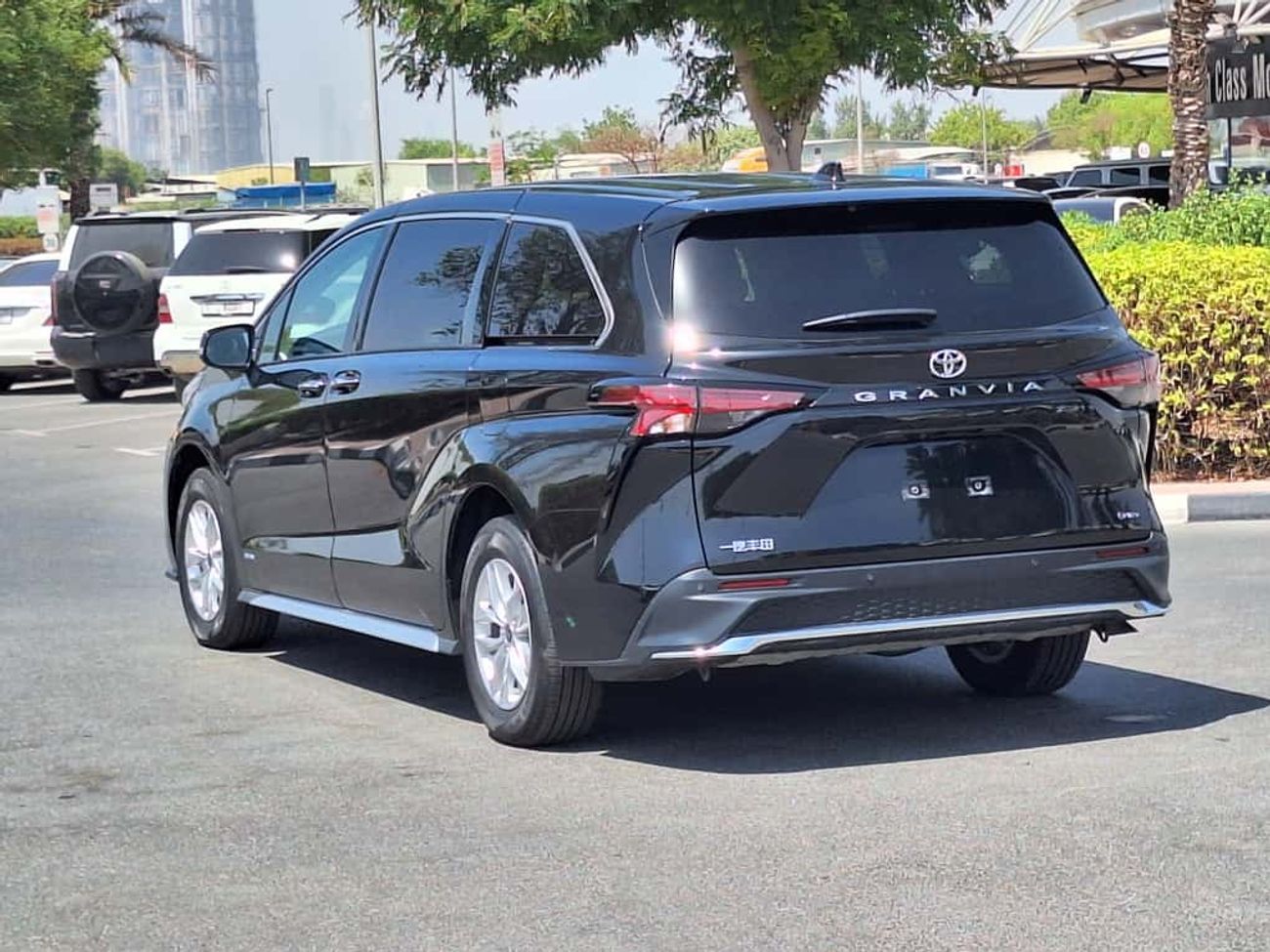 Toyota Granvia TOYOTA GRANVIA 2.5L HYBRID 7 SEATER