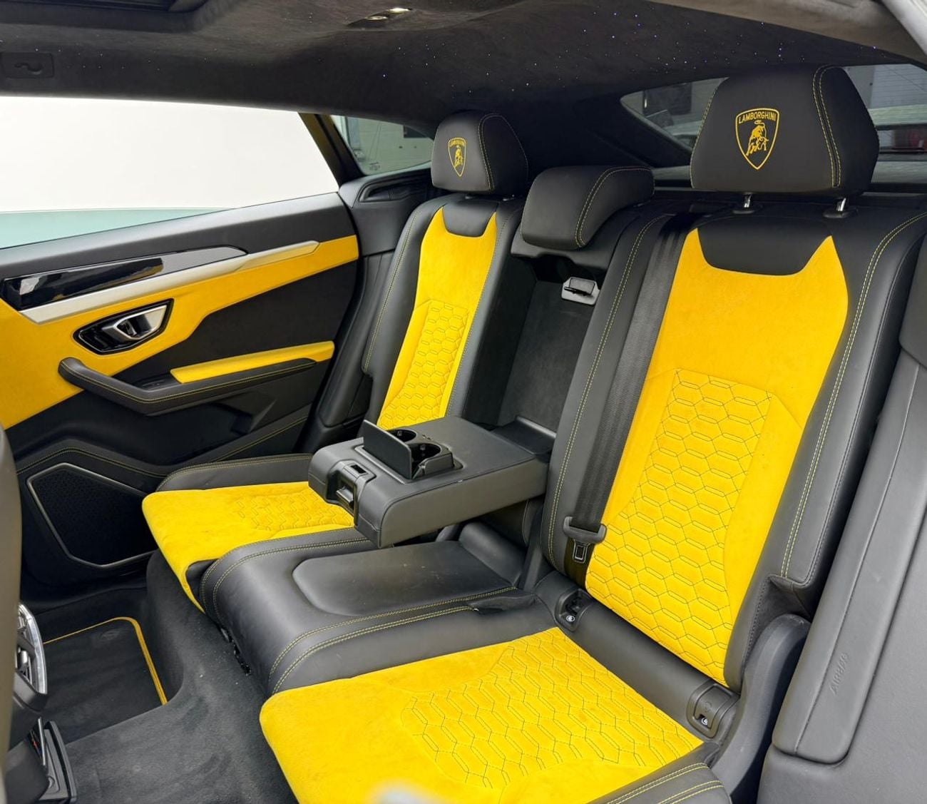 لامبورغيني اوروس STD 2020 Lamborghini Urus, Warranty, Full Lamborghini Service History, Very Low Km, Japanese