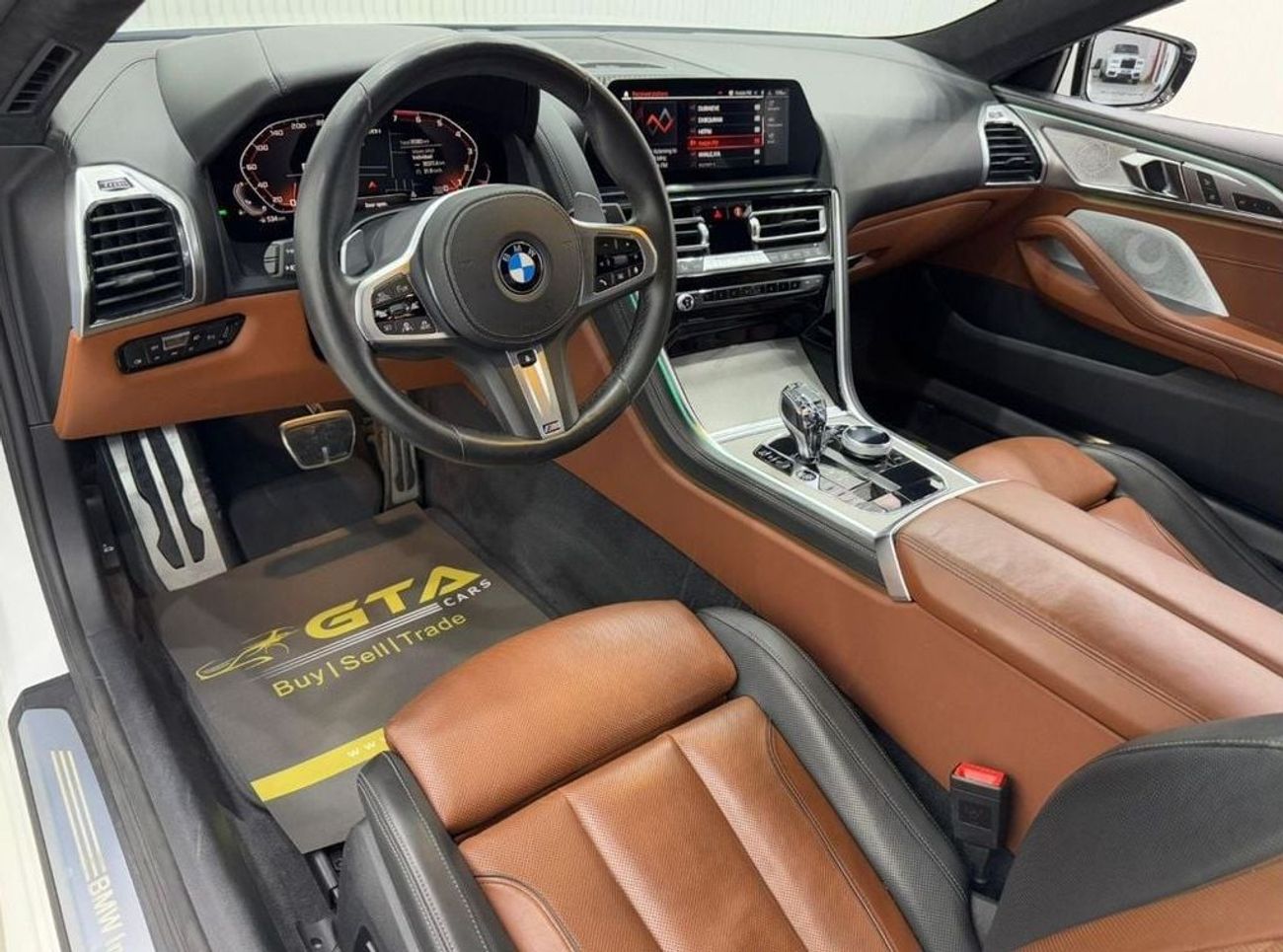 بي أم دبليو M850i xDrive 4.4L 2019 BMW M850i xDrive, July 2026 BMW Warranty + Service Pack, Very Low Kms, GCC