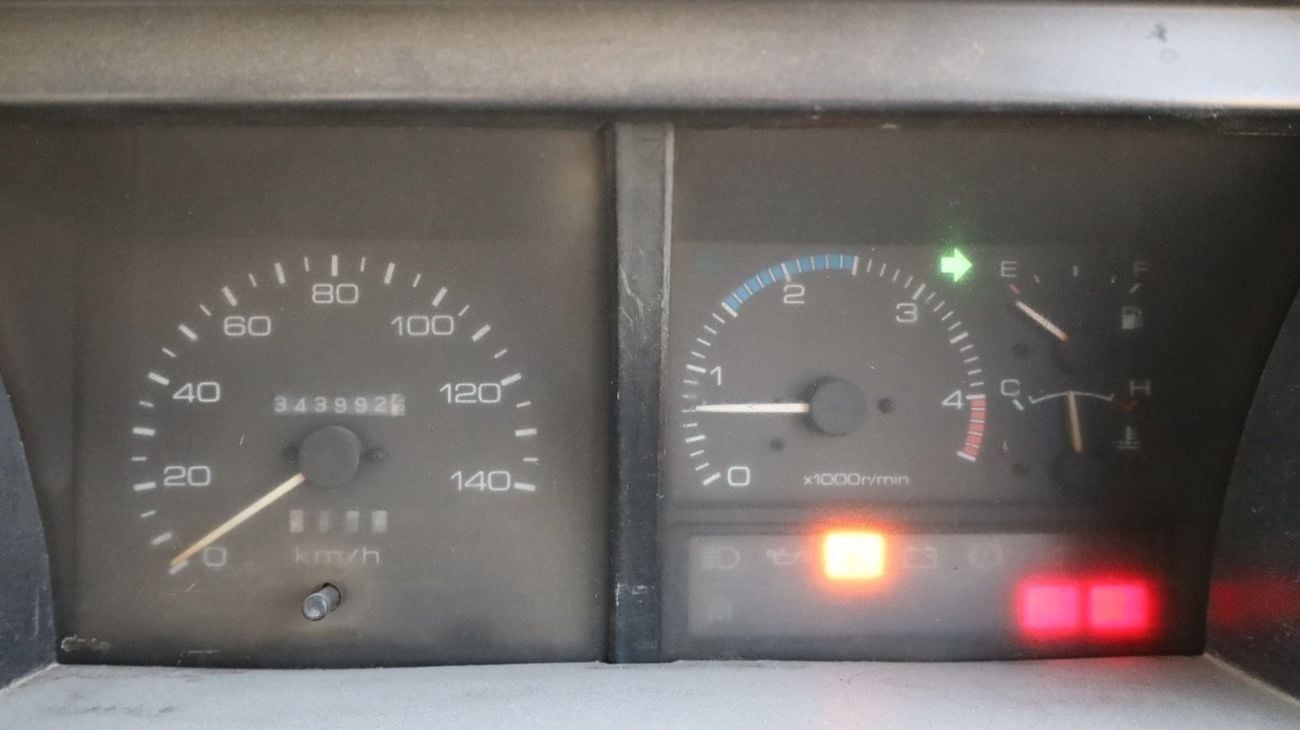 Isuzu Elf 