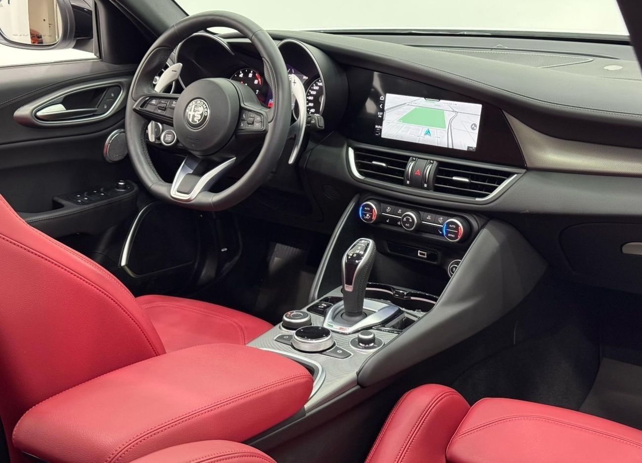 ألفا روميو جوليا Veloce Q2 2023 Alfa Romeo Giulia Veloce Q2, 2028 Alfa Romeo Warranty + Service Pack, Very Low Kms, G