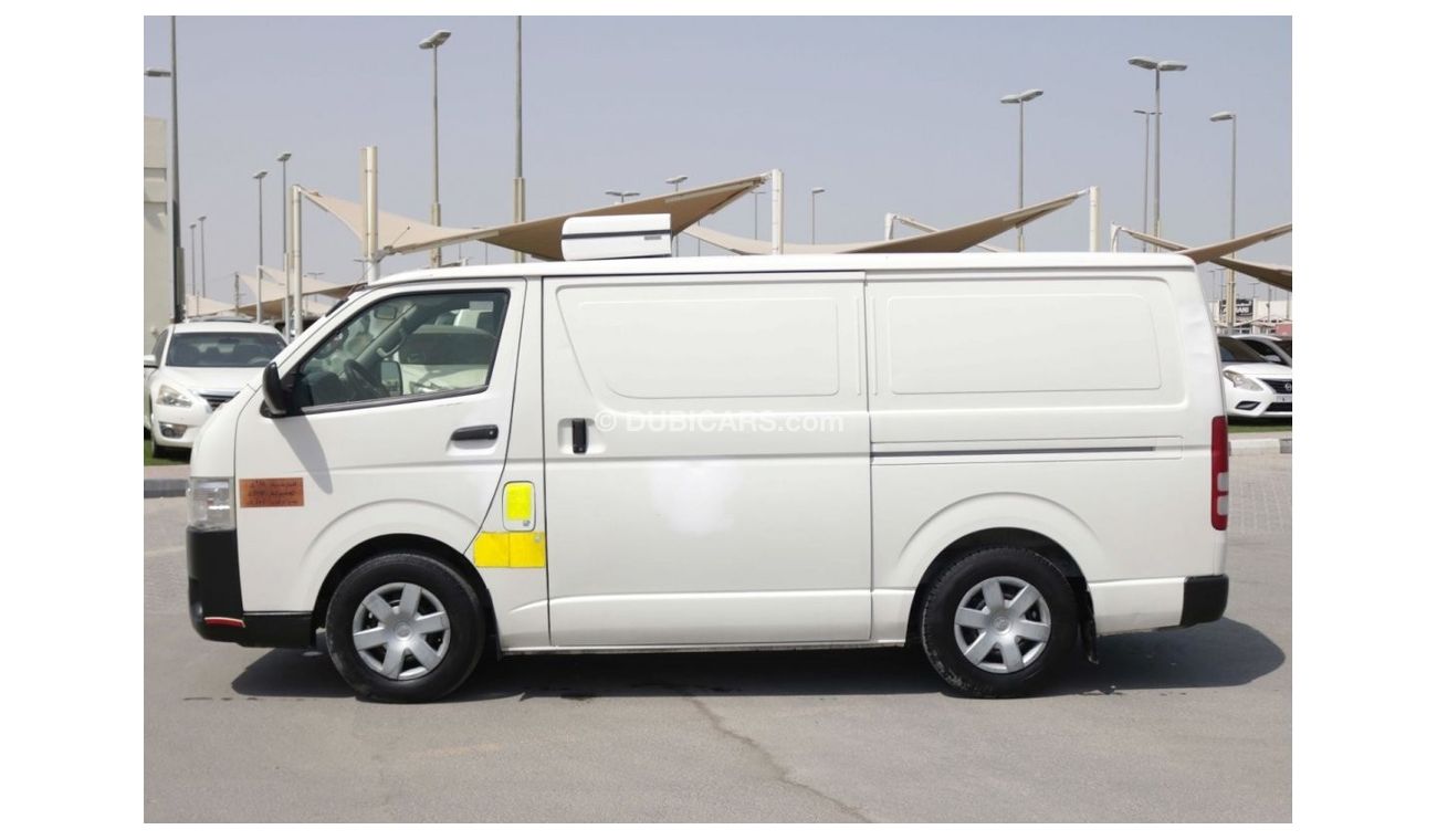 Toyota Hiace 2015 - CHILLER VAN WITH GCC SPECS ((EXCELLENT CONDITION))