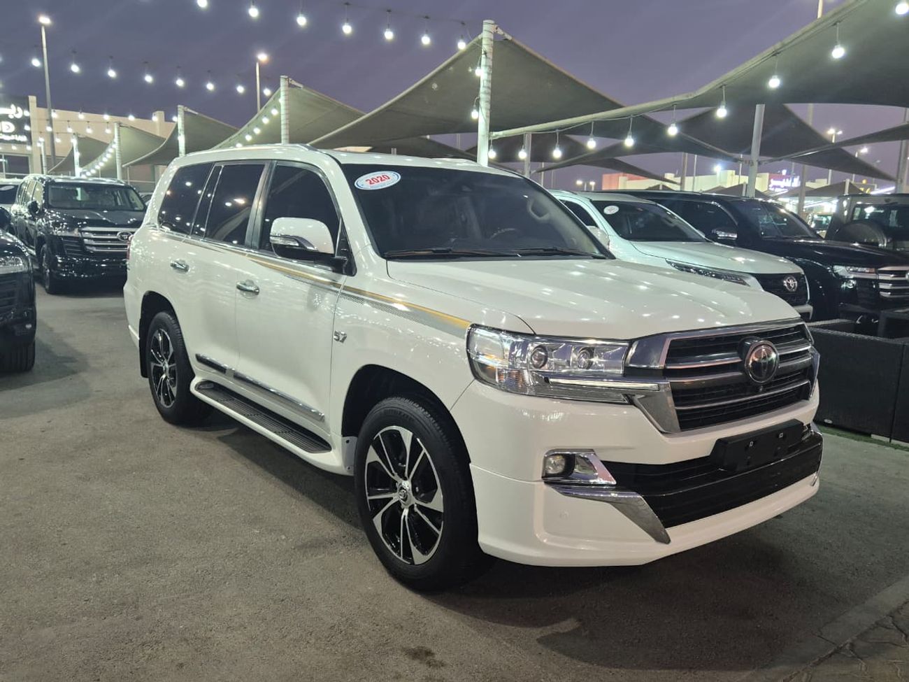 Toyota Land Cruiser VXR 5.7L 4WD TOYOTA LAND CRUISER GRAND TOURING 2020