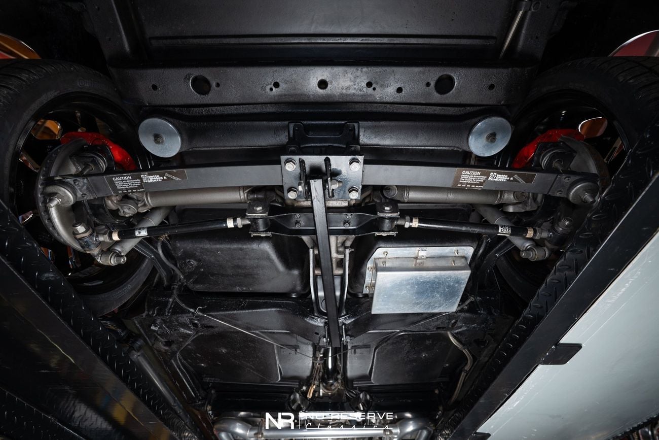 شيفروليه كورفت ZZ502 6 Speed Widebody Restomod