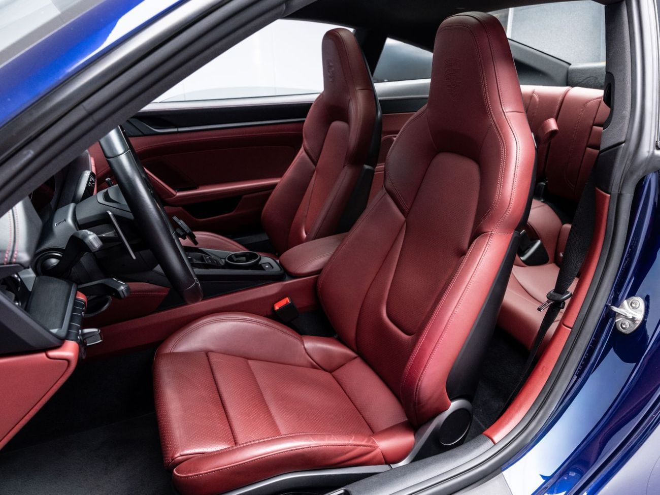 بورش 911 CARRERA GTS BUY NOW, PAY 2027 | THE BLACKLINE STANDARD | 2026 Porsche Warranty, GCC Specs, Low KM's