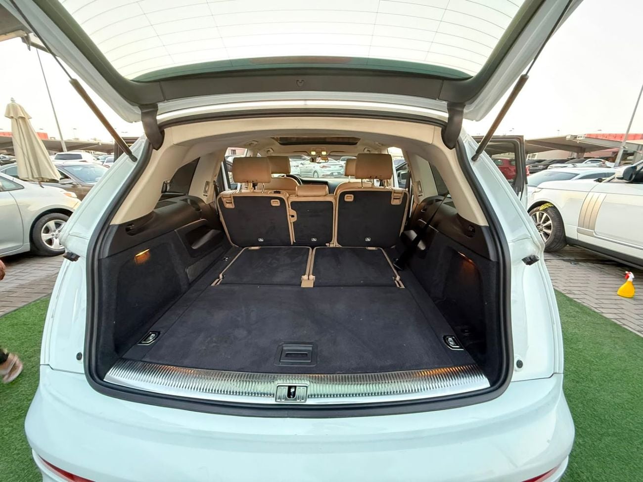 Audi Q7 panoramic sunroof, supercharged, first owner, two keys