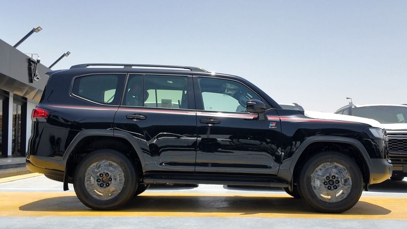 Toyota Land Cruiser GR SPORT 3.5 HEV 2026 GCC