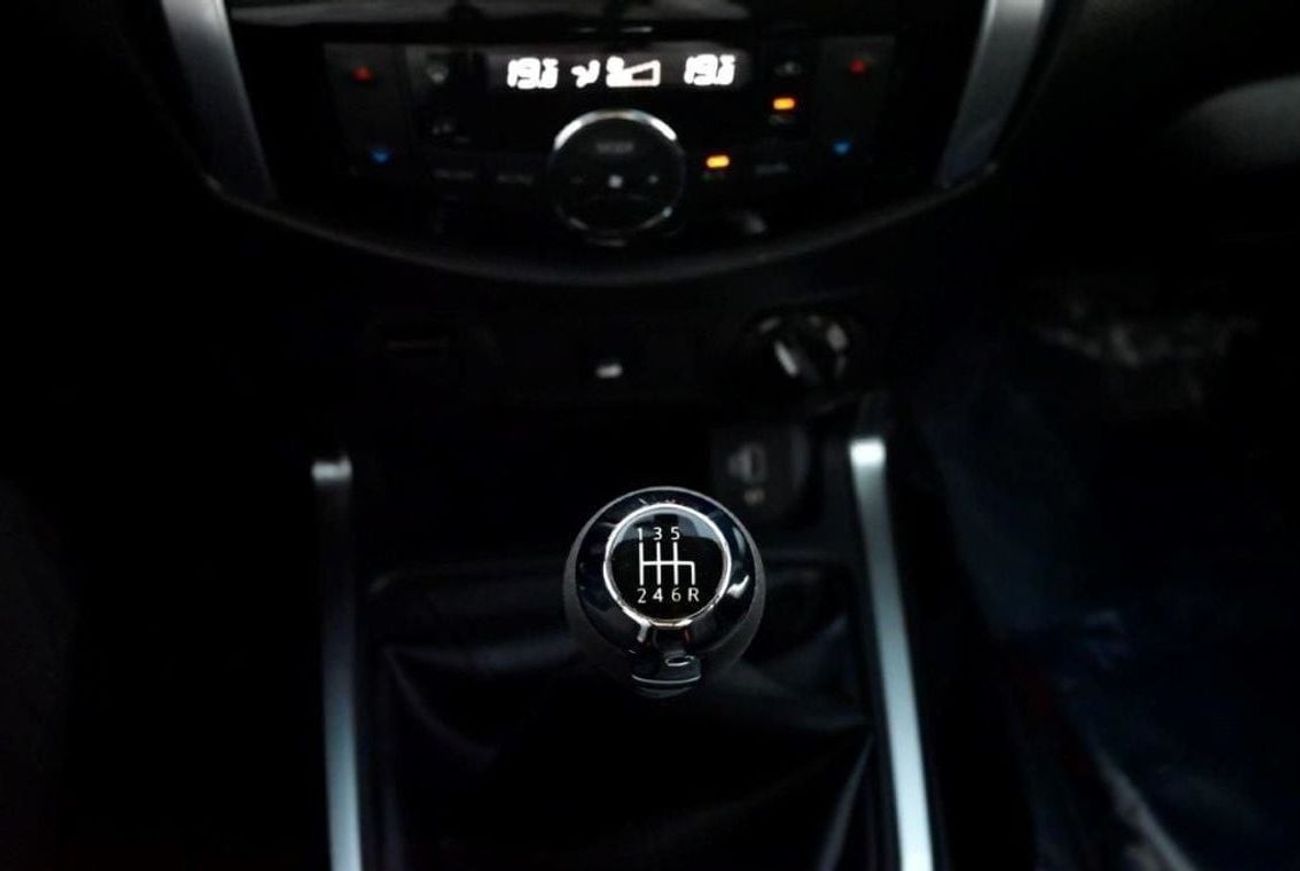 Nissan Navara 2024 NISSAN NAVARA DOUBLE CAB PICKUP LE 2.5L PETROL 4WD 5-SEATER MT