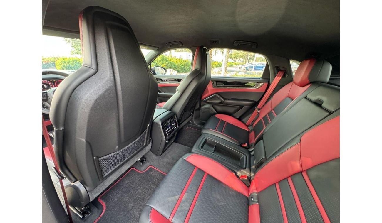 Porsche Cayenne GCC SPEC UNDER WARRANTY NEAT AND CLEAN