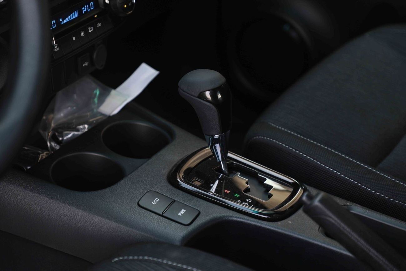 Toyota Hilux 2025 TOYOTA HILUX ADVENTURE 4.0 - PLATINUM WHITE PEARL inside BLACK | Export Only