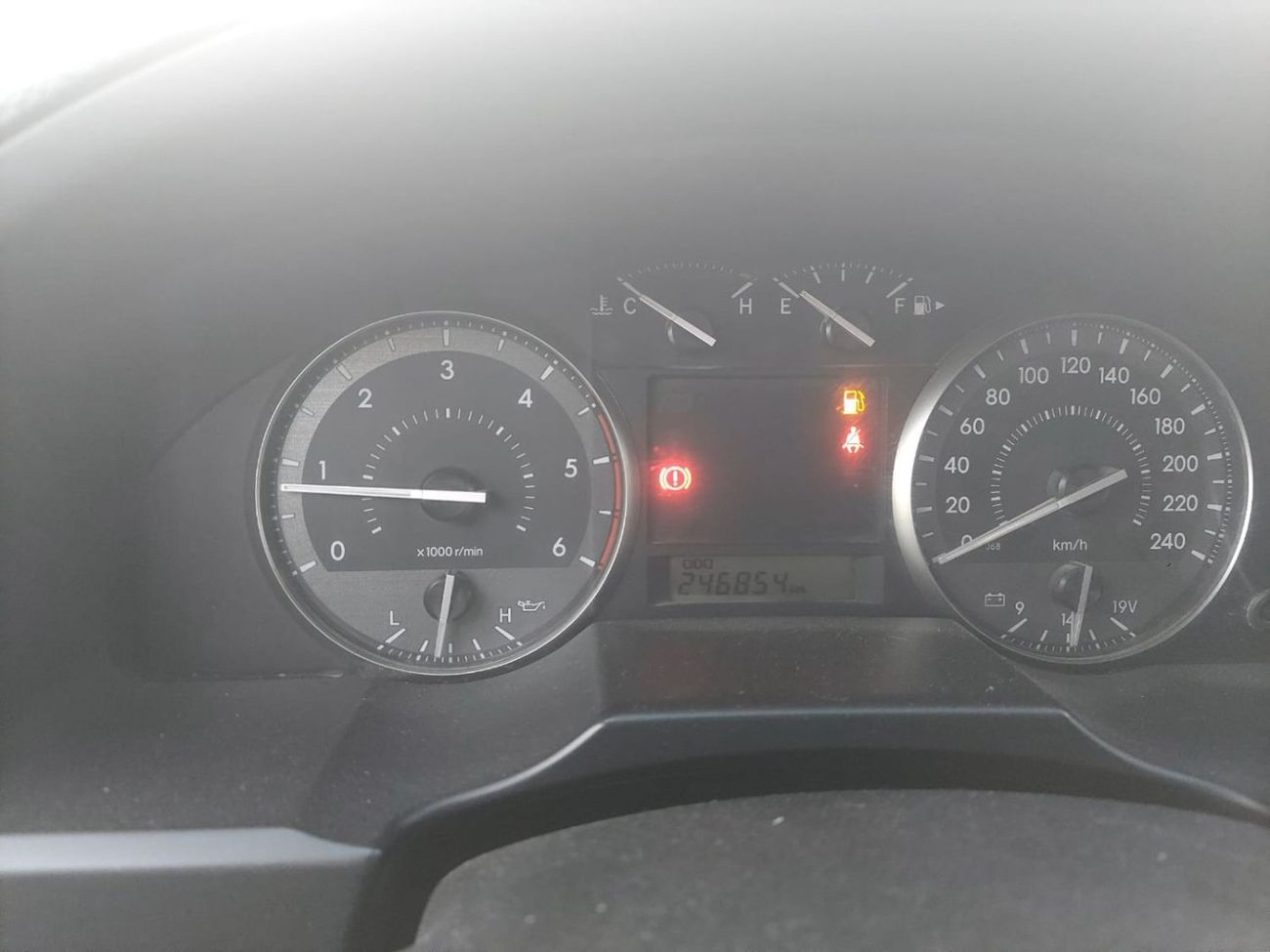 Toyota Land Cruiser 200 4.5L DIESEL V8 MANUAL TRANSMISSION