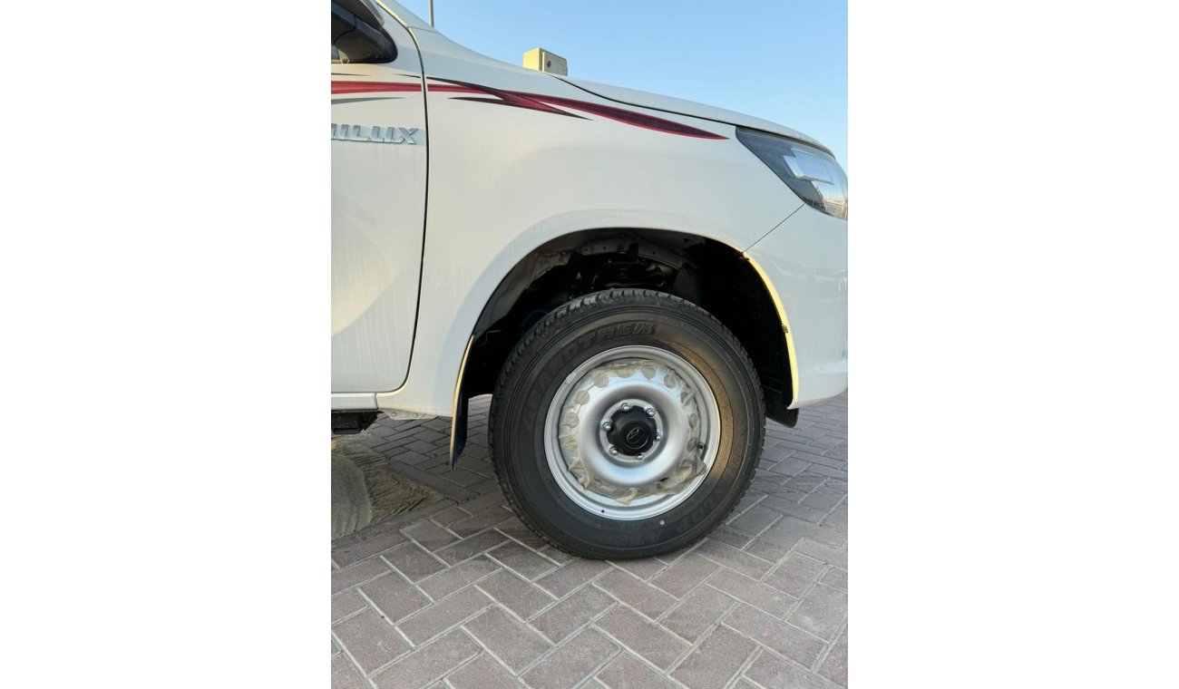 تويوتا هيلوكس HILUX 4X4 DIESEL DOUBLE CAB BASIC 2.4L M\T