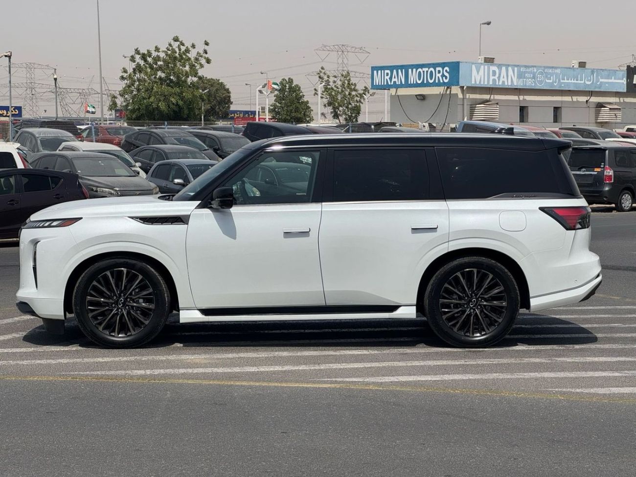 Infiniti QX80 2025 Infinity Autograph Captain Chairs 3.5L