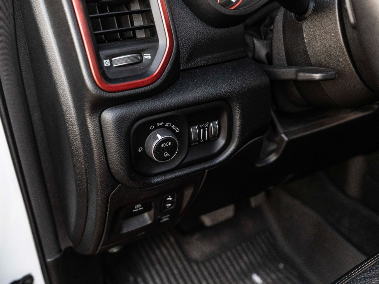 RAM 1500 Rebel 5.7L Double Cab Utility