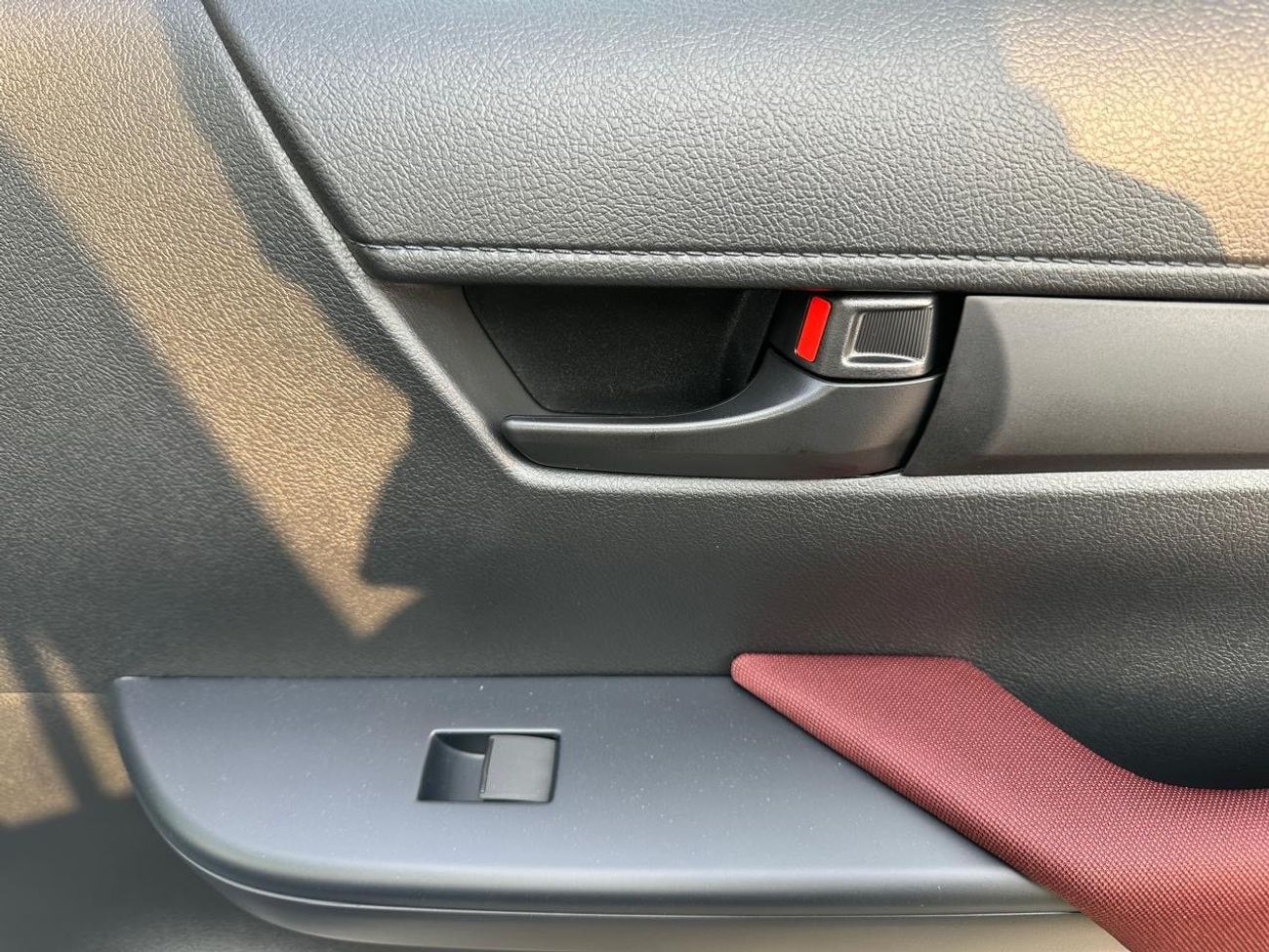 Toyota Hilux Signle cabin 2.7 4*4 M/T 3 DOORS