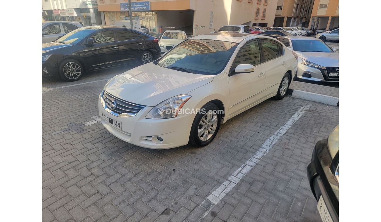 نيسان ألتيما