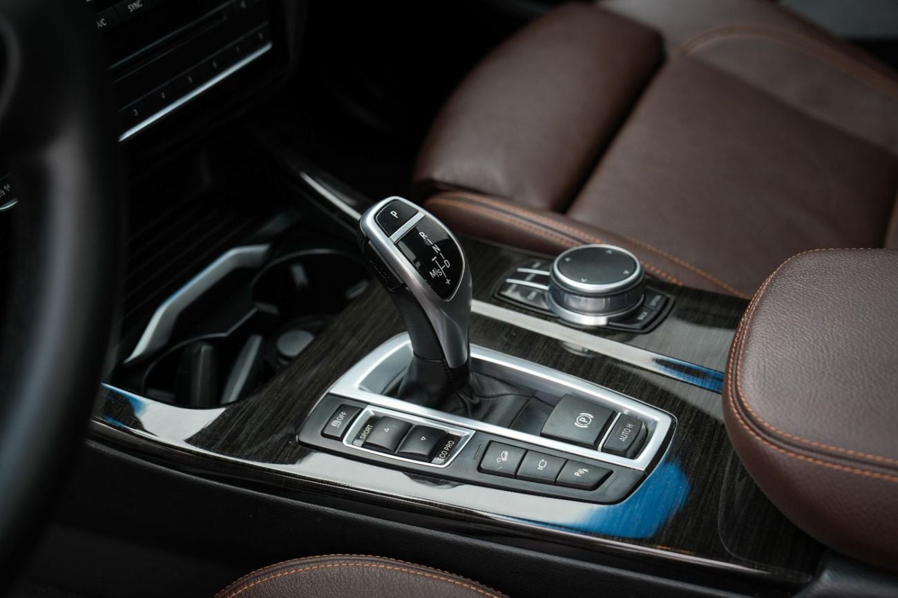 BMW X3 X DRIVE 28I 2017!! GCC SPECS!! WELL MAINTAINED