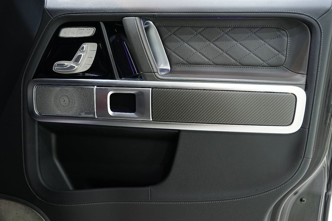 مرسيدس بنز G 63 AMG 4x4² هيكل خارجي/داخلي من ألياف الكربون، رف سقف، محاور بوابة، مواصفات خليجية!!