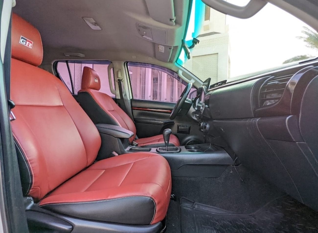 تويوتا هيلوكس TOYOTA HILUX FACELIFTED 2025 GR SPORT OFF-ROAD V4 GCC IN EXCELLENT CONDITION