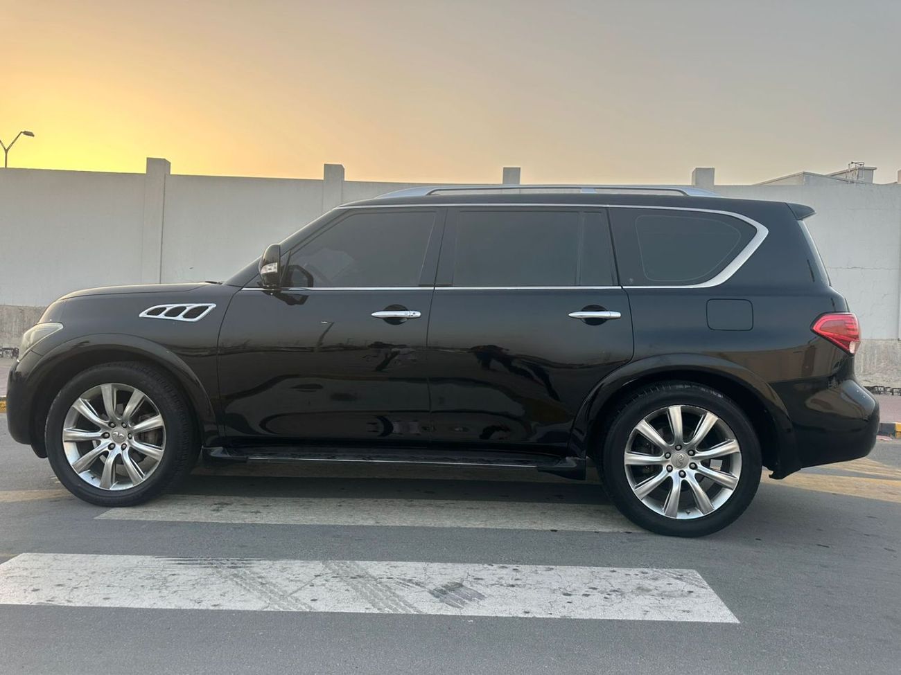 إنفينيتي QX56 Luxury 5.6L